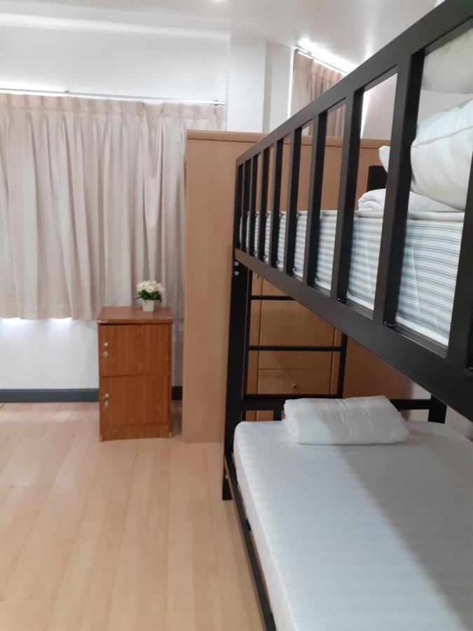 Baansu Hostel Bangkok Eksteriør billede