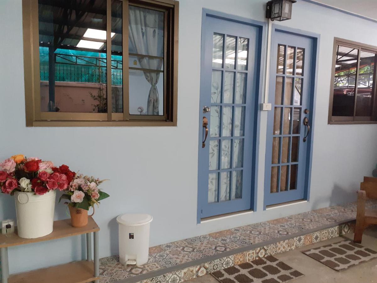 Baansu Hostel Bangkok Eksteriør billede