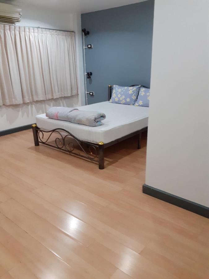 Baansu Hostel Bangkok Eksteriør billede
