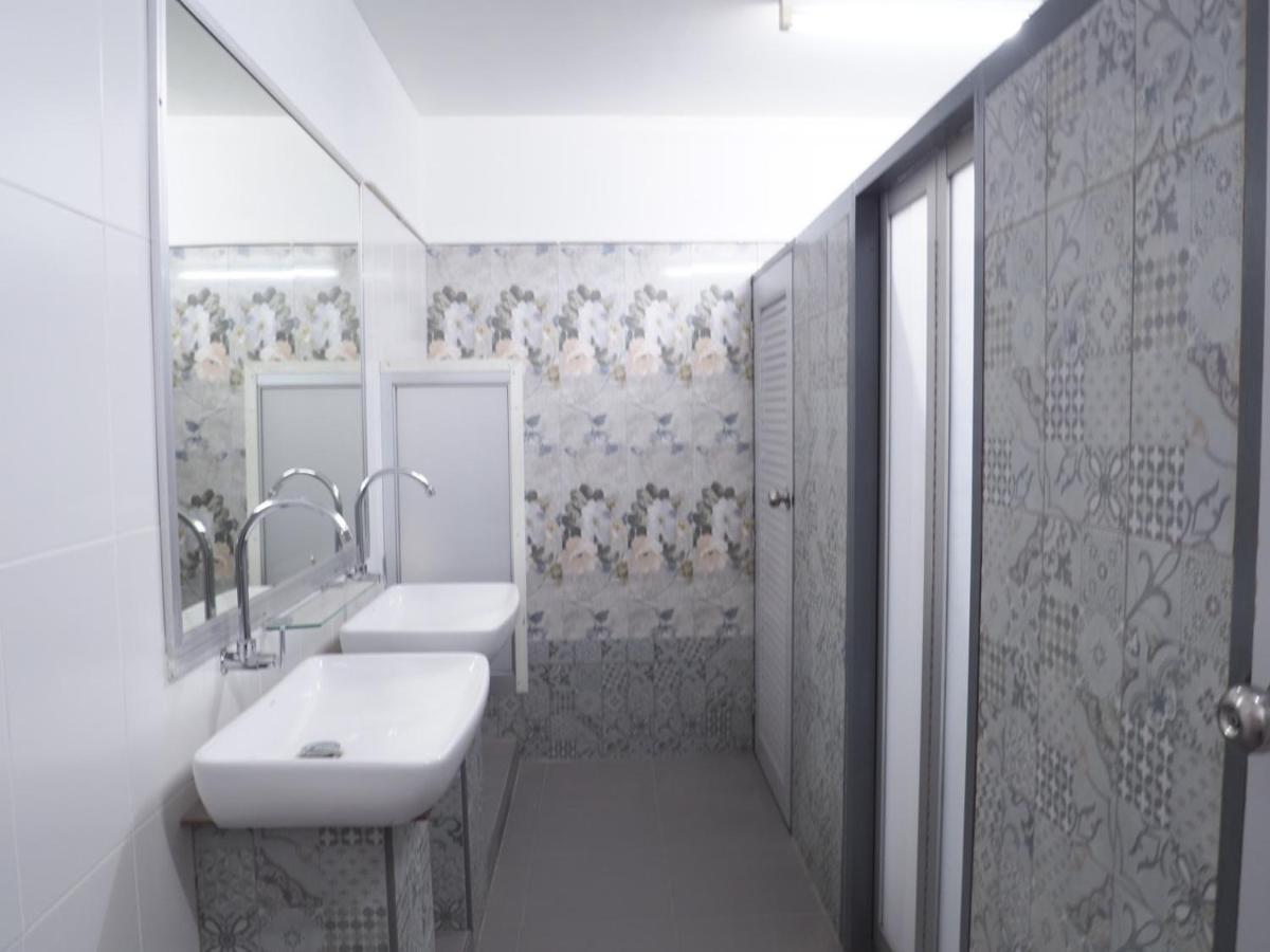 Baansu Hostel Bangkok Eksteriør billede